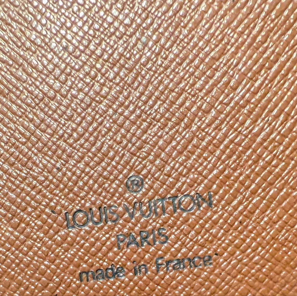Louis Vuitton Monogram Billfold Wallet w 2 Credit Card slots. 💳 💲 - Picture 3 of 5